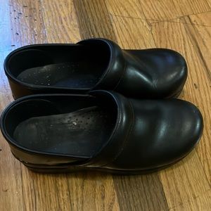 Dansko Black Professional Clogs Size 35